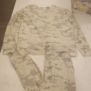Snow camo jogger set